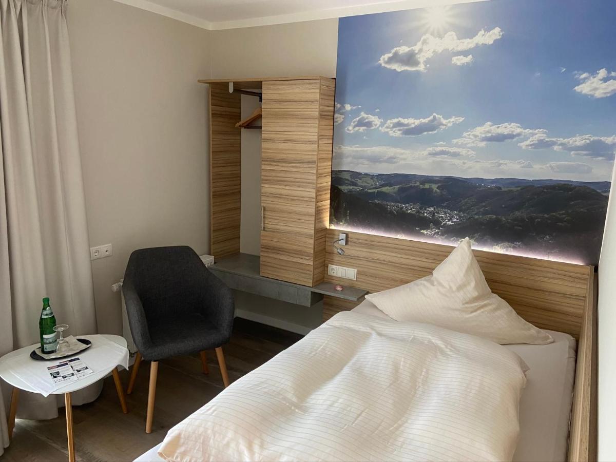Landgasthof Zur Erholung Breitscheid  Buitenkant foto
